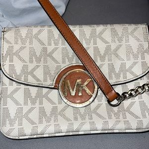 MK cross body